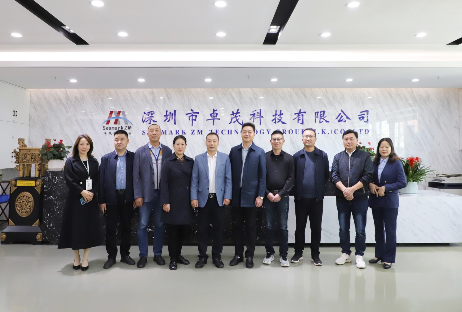 聞總與湖北省?？悼h政府副縣長龔夫一行合影.jpg